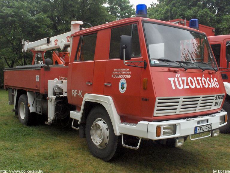 Steyr 91, Solymári Önkéntes Tûzoltó Egyesület, fotó: Bbazsa
Keywords: tûzoltó tûzoltóság tûzoltóautó ÖTE magyar Magyarország KPG-780 hungarian Hungary fire firetruck