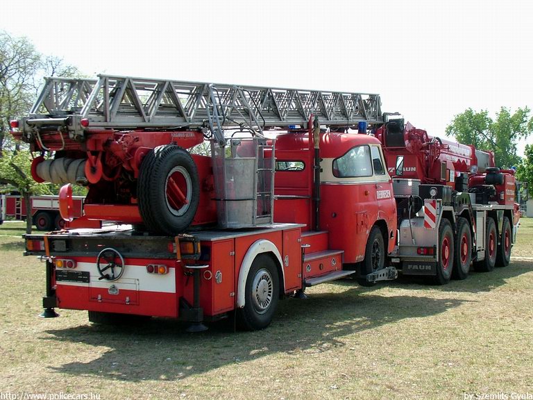 Csepel 710.30, Faun ATF 35-3, Debreceni Hivatásos Önkormányzati Tûzoltóság, fotó: Szemlits Gyula
Keywords: HÖT tûzoltóautó magyar Magyarország tûzoltó tûzoltóság  fire firetruck Hungary hungarian