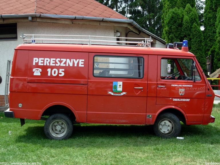 Volkswagen LT35, Peresznyei Önkéntes Tûzoltó Egyesület, fotó: dénes
Keywords: tûzoltóautó ÖTE JEC-448 hungarian Hungary fire firetruck magyar Magyarország tûzoltó tûzoltóság