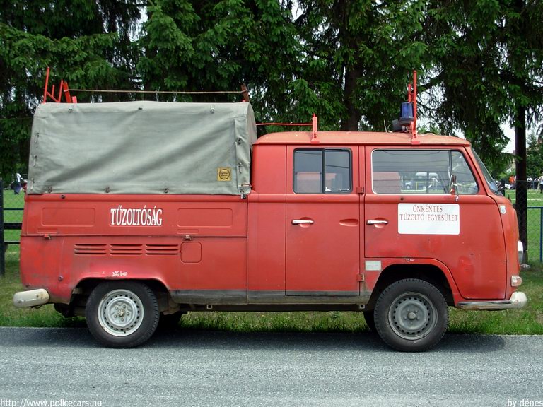 Volkswagen Transporter T2, Nardai Önkéntes Tûzoltó Egyesület, fotó: dénes
Keywords: tûzoltóautó ÖTE EOJ-764 hungarian Hungary fire firetruck magyar Magyarország tûzoltó tûzoltóság