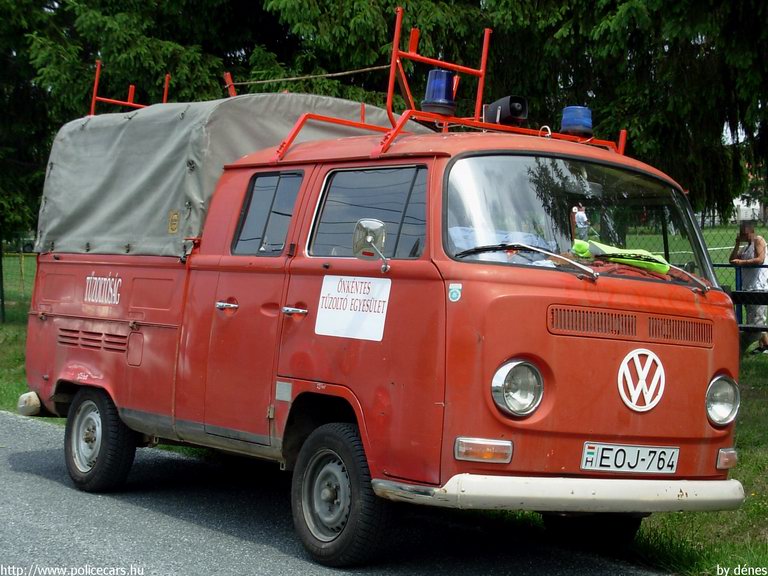 Volkswagen Transporter T2, Nardai Önkéntes Tûzoltó Egyesület, fotó: dénes
Keywords: tûzoltóautó ÖTE EOJ-764 hungarian Hungary fire firetruck magyar Magyarország tûzoltó tûzoltóság