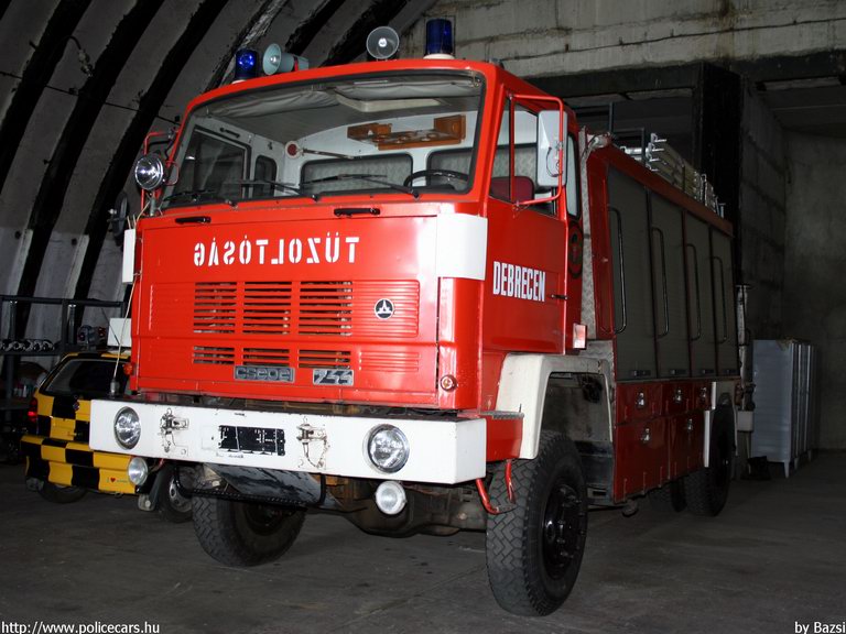 Csepel 744, Debrecen Airport, fotó: Bazsi
Keywords: tûzoltóautó létesítményi tûzoltóság