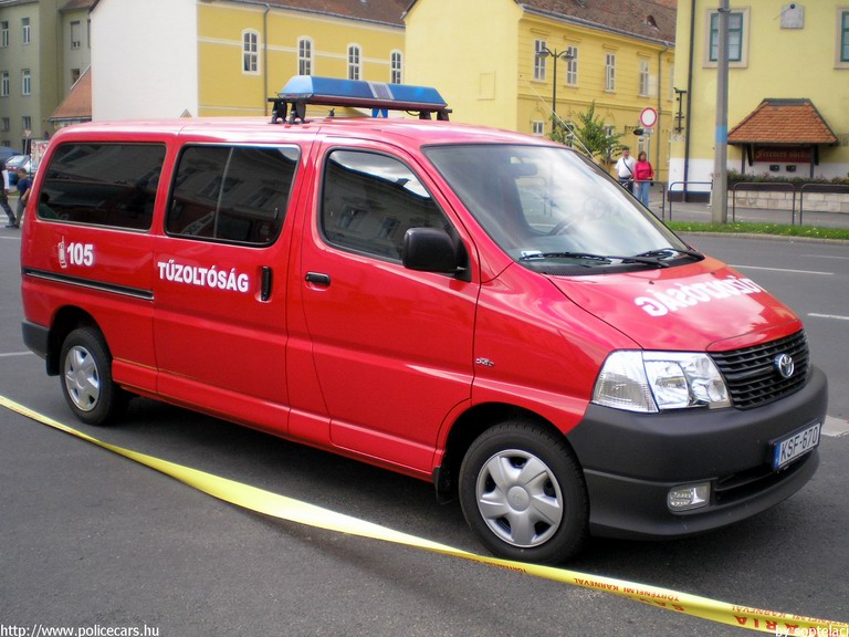 Toyota Hiace, Szombathelyi Hivatásos Önkormányzati Tûzoltóság, fotó: soptelaci
Keywords: HÖT tûzoltóautó magyar Magyarország tûzoltó tûzoltóság KSF-670 fire firetruck Hungary hungarian