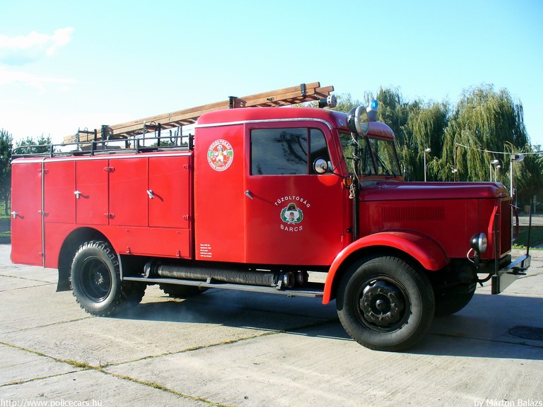 Csepel D-350, Barcsi Hivatásos Önkormányzati Tûzoltóság, fotó: Márton Balázs
Keywords: HÖT tûzoltóautó magyar Magyarország tûzoltó tûzoltóság  fire firetruck Hungary hungarian