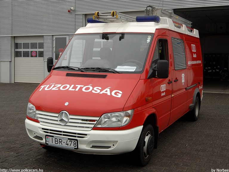 Mercedes-Benz Sprinter 413 CDI, Audi Hungária Létesítményi Tûzoltóság, fotó: Norbee
Keywords: tûzoltóautó
