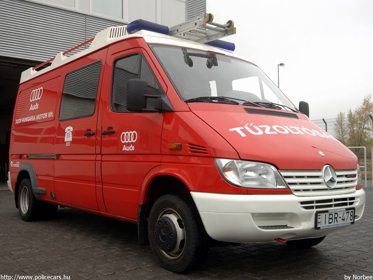 Mercedes-Benz Sprinter 413 CDI, Audi Hungária Létesítményi Tûzoltóság, fotó: Norbee
Keywords: tûzoltóautó