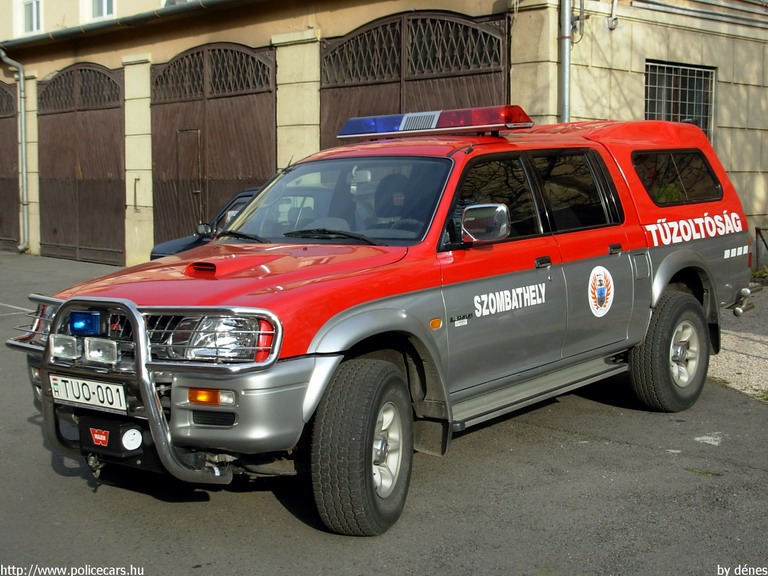 Mitsubishi L200, Hivatásos Önkormányzati Tûzoltóság Szombathely, fotó: dénes
Keywords: tûzoltóautó HÖT magyar Magyarország tûzoltó tûzoltóság TUO-001 fire firetruck Hungary hungarian