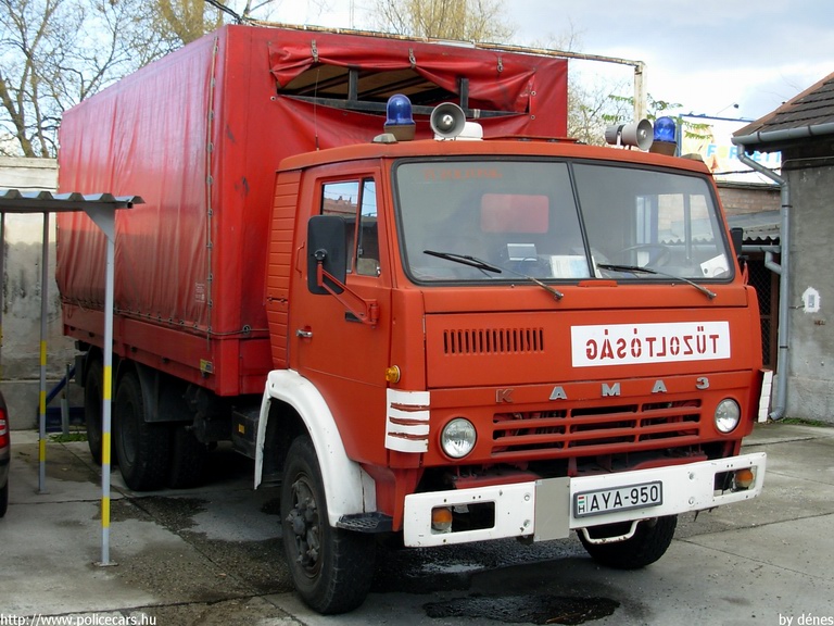 Kamaz 53212, Katasztrófavédelmi Oktatási Központ, fotó: dénes
Keywords: tûzoltóautó katasztrófavédelem magyar Magyarország AYA-950