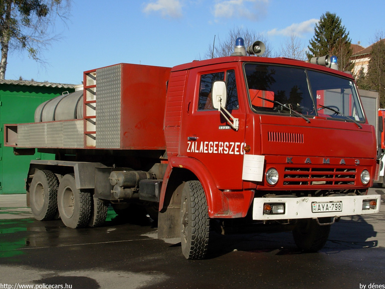 Kamaz 53212, Zalaegerszegi Hivatásos Önkormányzati Tûzoltóság, fotó: dénes
Keywords: tûzoltóautó tûzoltó HÖT magyar Magyarország tûzoltóság AYA-798 fire firetruck Hungary hungarian