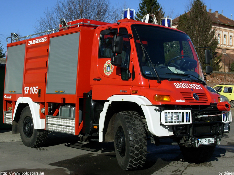 Mercedes Unimog, Zalaegerszegi Hivatásos Önkormányzati Tûzoltóság, fotó: dénes
Keywords: tûzoltóautó tûzoltó HÖT magyar Magyarország tûzoltóság KJR-847 fire firetruck Hungary hungarian