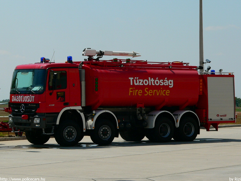 Mercedes Actros 4158, Ferihegy, fotó: Rizi
Keywords: létesítményi tûzoltóság tûzoltóautó