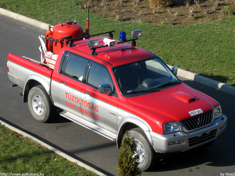 Mitsubishi L200, Sármellék, FlyBalaton Repülõtér, fotó: Hoszi
Keywords: tûzoltóautó tûzoltó létesítményi tûzoltóság