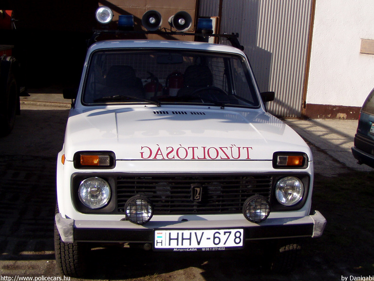 Lada Niva, Kapuvári Hivatásos Önkormányzati Tûzoltóság, fotó: Danigabi
Keywords: tûzoltóautó tûzoltó HÖT tûzoltóság magyar Magyarország HHV-678 fire firetruck Hungary hungarian