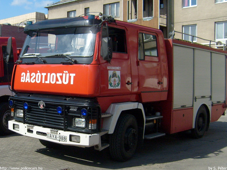 Csepel, Kecskeméti Hivatásos Önkormányzati Tûzoltóság, fotó: S. Péter
Keywords: tûzoltóautó tûzoltó HÖT tûzoltóság magyar Magyarország AYA-986 fire firetruck Hungary hungarian