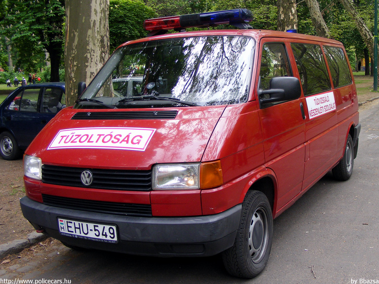 Volkswagen Transporter T4, Fõvárosi Tûzoltóparancsnokság, fotó: Bbazsa
Keywords: tûzoltóautó tûzoltó HÖT tûzoltóság magyar Magyarország EHU-549 fire firetruck Hungary hungarian