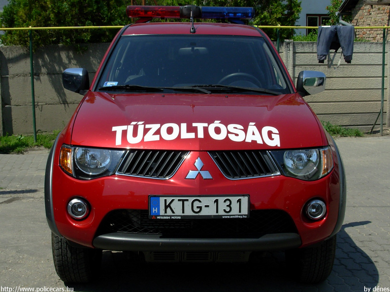Mitsubishi L200, Monori Hivatásos Önkormányzati Tûzoltóság, fotó: dénes
Keywords: tûzoltóautó tûzoltó HÖT tûzoltóság magyar Magyarország KTG-131 fire firetruck Hungary hungarian