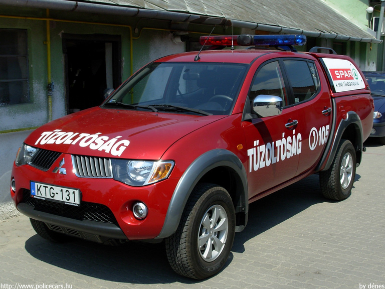 Mitsubishi L200, Monori Hivatásos Önkormányzati Tûzoltóság, fotó: dénes
Keywords: tûzoltóautó tûzoltó HÖT tûzoltóság magyar Magyarország KTG-131 fire firetruck Hungary hungarian