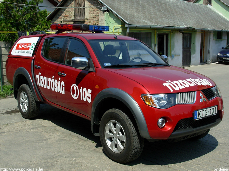 Mitsubishi L200, Monori Hivatásos Önkormányzati Tûzoltóság, fotó: dénes
Keywords: tûzoltóautó tûzoltó HÖT tûzoltóság magyar Magyarország KTG-131 fire firetruck Hungary hungarian