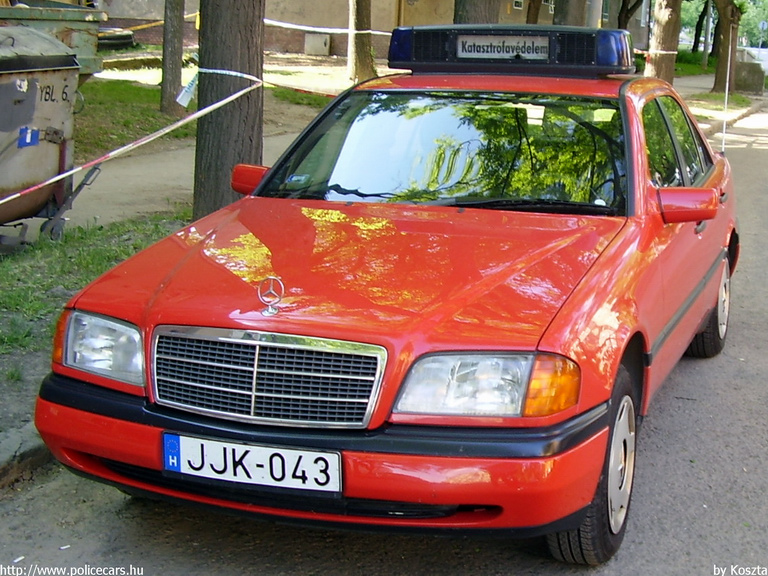 Mercedes C, Baranyai Megyei Katasztrófavédelmi Igazgatóság, fotó: Koszta
Keywords: tûzoltóautó katasztrófavédelem magyar Magyarország JJK-043