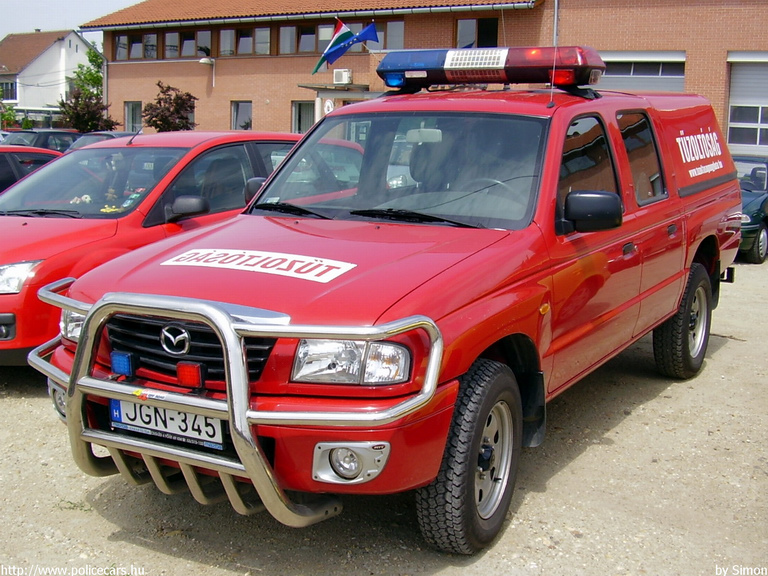 Mazda B2500, Nagykátai Hivatásos Önkormányzati Tûzoltóság, fotó: Simon
Keywords: tûzoltóautó tûzoltó HÖT tûzoltóság magyar Magyarország JGN-345 fire firetruck Hungary hungarian