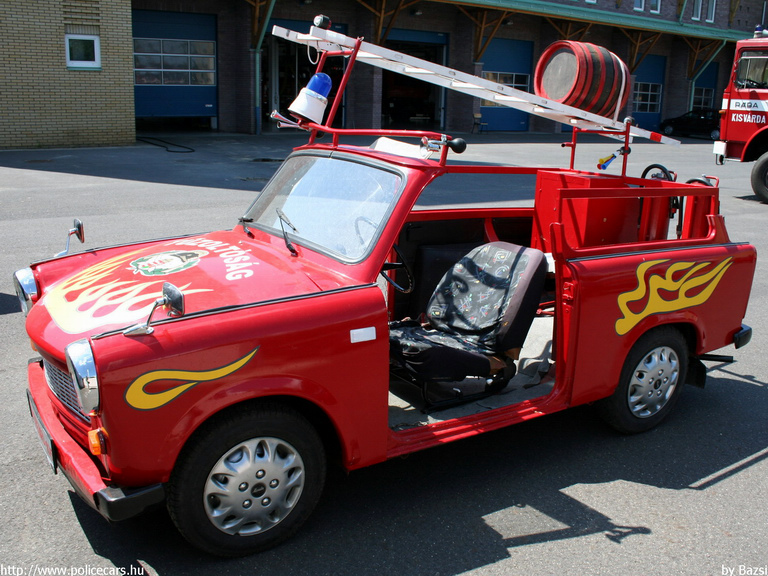 Trabant, Kisvárdai Hivatásos Önkormányzati Tûzoltóság, fotó: Bazsi
Keywords: tûzoltóautó tûzoltó HÖT tûzoltóság magyar Magyarország  fire firetruck Hungary hungarian
