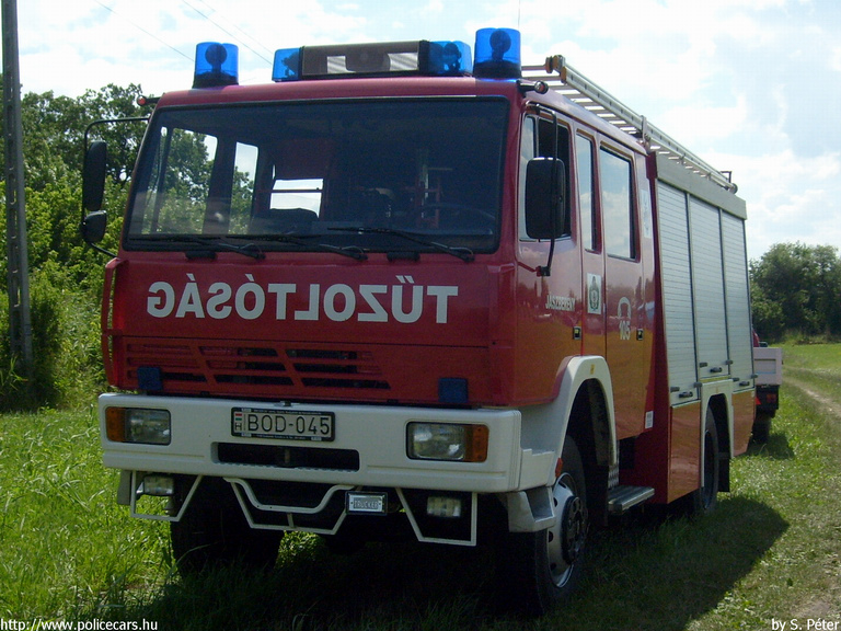Steyr, Jászberényi Hivatásos Önkormányzati Tûzoltóság, fotó: S. Péter
Keywords: tûzoltóautó tûzoltó HÖT tûzoltóság magyar Magyarország BOD-045 fire firetruck Hungary hungarian