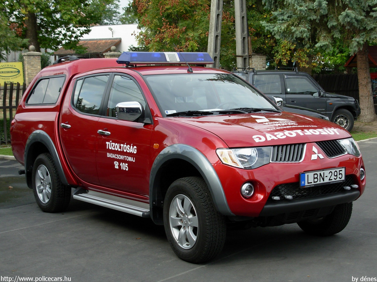 Mitsubishi L200, Badacsonytomaji Hivatásos Önkormányzati Tûzoltóság, fotó: dénes
Keywords: tûzoltóautó tûzoltó HÖT tûzoltóság magyar Magyarország LBN-295 fire firetruck Hungary hungarian