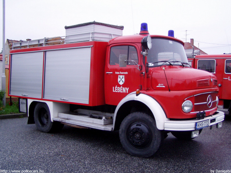 Mercedes 911, Lébényi Önkéntes Tûzoltó Egyesület, fotó: Danigabi
Keywords: tûzoltóautó ÖTE tûzoltóság tûzoltó KHS-772 hungarian Hungary fire firetruck magyar Magyarország