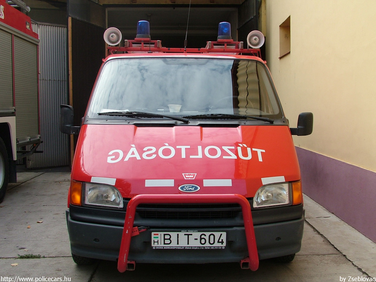 Ford Transit, Hajdúszoboszlói Önkéntes Tûzoltóság, fotó: Zseblovag
Keywords: tûzoltóautó tûzoltó ÖT tûzoltóság magyar Magyarország BIT-604 fire firetruck Hungary hungarian