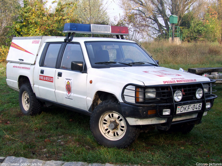 Mitsubishi L200, Kaposvári Önkéntes Tûzoltó és Életmentõ Egyesület, fotó: Gzozzo pictures
Keywords: speciális mentők tûzoltóautó kötél