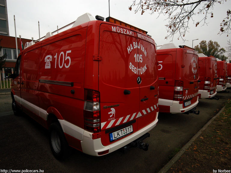 Mercedes-Benz Sprinter II 518 CDI 4x4 HEROS MINI RESCUE, fotó: Norbee
Keywords: tûzoltóautó tûzoltó HÖT tûzoltóság magyar Magyarország LKT-317 fire firetruck Hungary hungarian