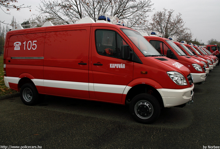 Mercedes-Benz Sprinter II 518 CDI 4x4 HEROS MINI RESCUE, fotó: Norbee
Keywords: tûzoltóautó tûzoltó HÖT tûzoltóság magyar Magyarország  fire firetruck Hungary hungarian