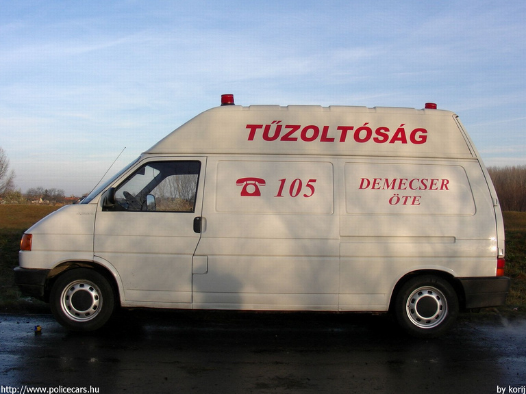 VW Transporter T4, Demecseri Önkéntes Tûzoltó Egyesület, fotó: korij
Keywords: tûzoltó tûzoltóság tûzoltóautó ÖTE magyar Magyarország LDA-848 hungarian Hungary fire firetruck