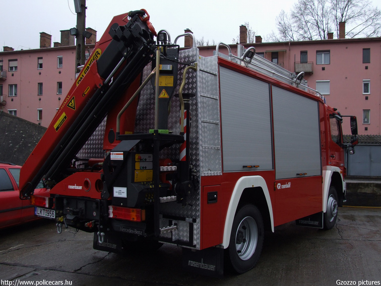 Mercedes Atego, Kaposvári Hivatásos Önkormányzati Tûzoltóság, fotó: Gzozzo pictures
Keywords: tûzoltóautó tûzoltó HÖT tûzoltóság magyar Magyarország LKT-956 fire firetruck Hungary hungarian