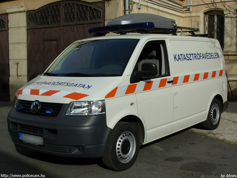 VW Transporter T5, Vas Megyei Katasztrófavédelmi Igazgatóság, fotó: dénes
Keywords: tûzoltóautó katasztrófavédelem magyar Magyarország