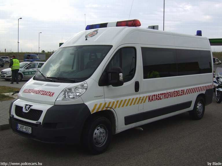 Peugeot Boxer, Fejér Megyei Katasztrófavédelmi Igazgatóság, fotó: Blade
Keywords: tûzoltóautó katasztrófavédelem magyar Magyarország LKF-601