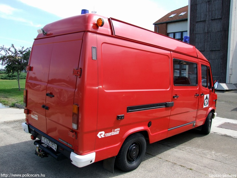 Mercedes 308D, [url=http://www.atomix.hu/atu/bemutat.htm]Atomix Kft. Paksi Atomerõmû Tûzoltóság[/url], fotó: Gzozzo pictures
Keywords: tûzoltóautó tûzoltó létesítményi tûzoltóság