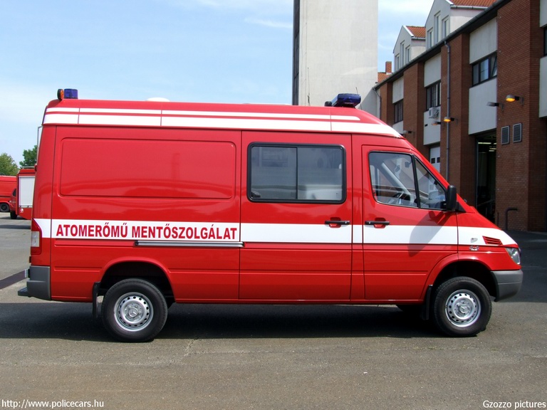 Mercedes Sprinter, [url=http://www.atomix.hu/atu/bemutat.htm]Atomix Kft. Paksi Atomerõmû Tûzoltóság[/url], fotó: Gzozzo pictures
Keywords: tûzoltóautó tûzoltó létesítményi tûzoltóság mentő mentőautó