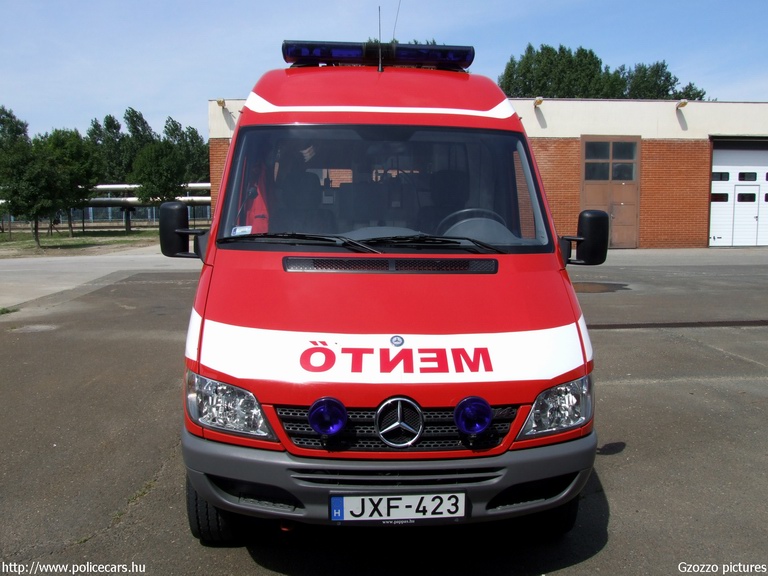 Mercedes Sprinter, [url=http://www.atomix.hu/atu/bemutat.htm]Atomix Kft. Paksi Atomerõmû Tûzoltóság[/url], fotó: Gzozzo pictures
Keywords: tûzoltóautó tûzoltó létesítményi tûzoltóság mentő mentőautó