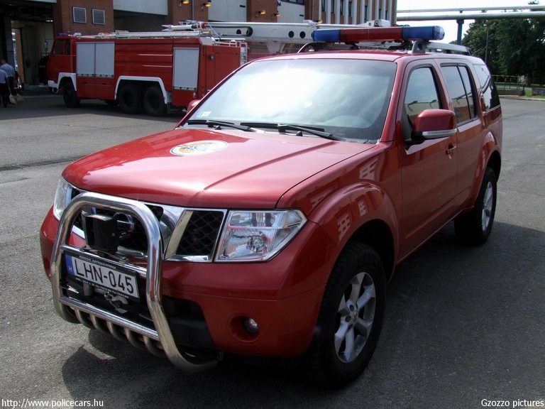 Nissan Pathfinder, Paksi Atomerõmû Rt., nukleáris balesetelhárítás, fotó: Gzozzo pictures
Keywords: tûzoltóautó tûzoltó létesítményi tûzoltóság