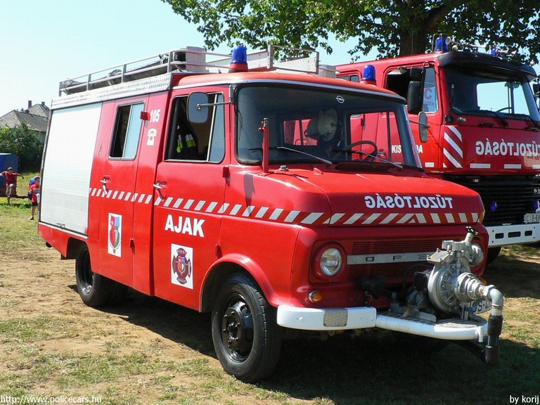 Opel Blitz, Ajaki Önkéntes Tûzoltó Egyesület, fotó: korij
Keywords: tûzoltóautó ÖTE tûzoltóság tûzoltó HGS-405 hungarian Hungary fire firetruck magyar Magyarország