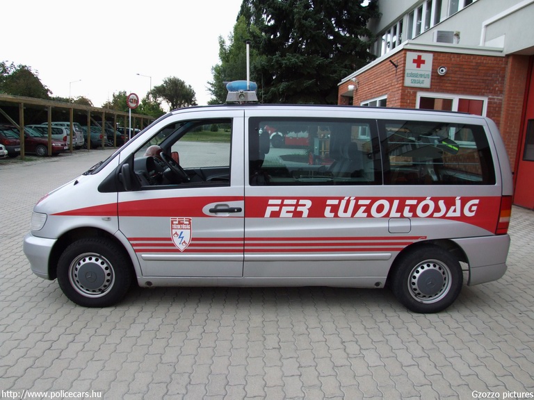 Mercedes Vito, [url=http://www.fer.hu/]FER Tûzoltóság[/url], Százhalombatta, fotó: Gzozzo pictures
Keywords: tûzoltóautó tûzoltó létesítményi tûzoltóság HXG-383 
