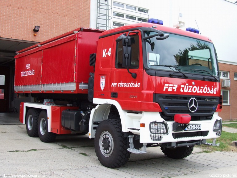 Mercedes Actros 3341, [url=http://www.fer.hu/]FER Tûzoltóság[/url], Százhalombatta, fotó: Gzozzo pictures
Keywords: tûzoltóautó tûzoltó létesítményi tûzoltóság KXG-586