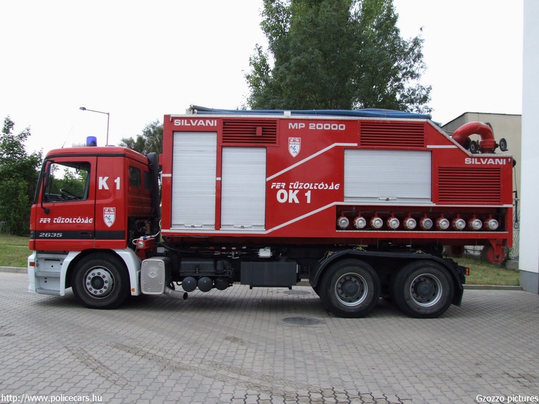 Mercedes Actros 2635, [url=http://www.fer.hu/]FER Tûzoltóság[/url], Százhalombatta, fotó: Gzozzo pictures
Keywords: tûzoltóautó tûzoltó létesítményi tûzoltóság HDR-862