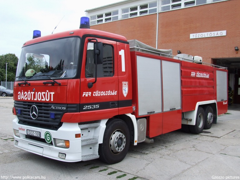 Mercedes Actros 2535, [url=http://www.fer.hu/]FER Tûzoltóság[/url], Százhalombatta, fotó: Gzozzo pictures
Keywords: tûzoltóautó tûzoltó létesítményi tûzoltóság GOZ-169