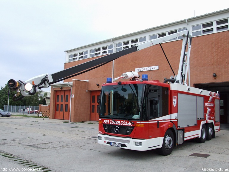 Mercedes Econic 2633 Rosenbauer ULF 4000/1500/1500 HRET, [url=http://www.fer.hu/]FER Tûzoltóság[/url], Százhalombatta, fotó: Gzozzo pictures
Keywords: tûzoltóautó tûzoltó létesítményi tûzoltóság LMG-398