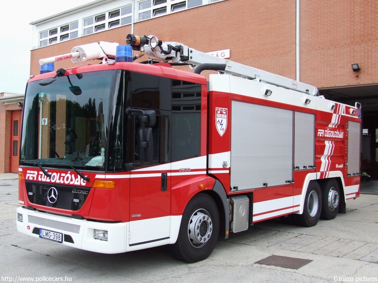 Mercedes Econic 2633 Rosenbauer ULF 4000/1500/1500 HRET, [url=http://www.fer.hu/]FER Tûzoltóság[/url],Százhalombatta, fotó: Gzozzo pictures
Keywords: tûzoltóautó tûzoltó létesítményi tûzoltóság LMG-398