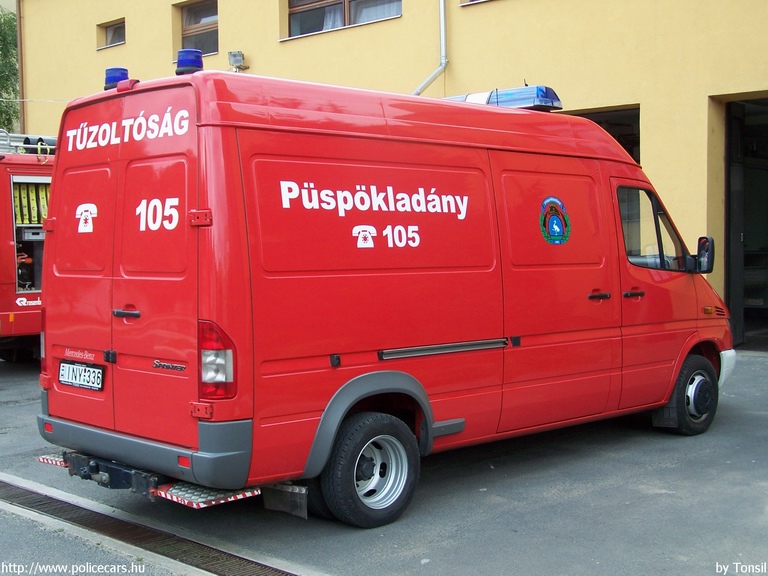 Mercedes-Benz Sprinter 413 CDI, Püspökladányi Hivatásos Önkormányzati Tûzoltóság, fotó: Tonsil
Keywords: tûzoltóautó tûzoltó HÖT tûzoltóság magyar Magyarország INY-336 fire firetruck Hungary hungarian