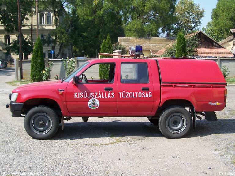 Toyota Hilux, Kisújszállási Önkéntes Tûzoltóság, fotó: Tonsil
Keywords: tûzoltóautó tûzoltó ÖT tûzoltóság magyar Magyarország ETD-858 fire firetruck Hungary hungarian