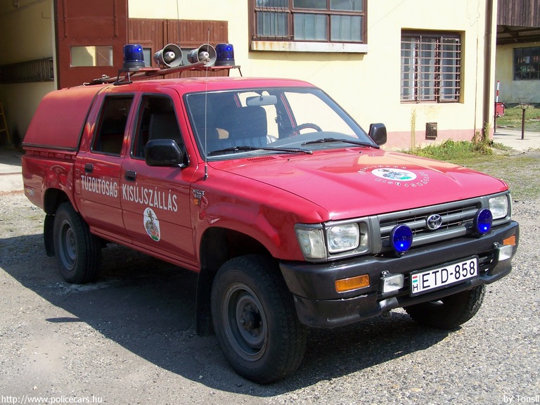 Toyota Hilux, Kisújszállási Önkéntes Tûzoltóság, fotó: Tonsil
Keywords: tûzoltóautó tûzoltó ÖT tûzoltóság magyar Magyarország ETD-858 fire firetruck Hungary hungarian